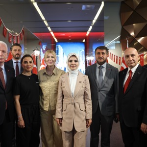 Bakanımız Göktaş, Vakıfbank'ın "İrade Bizim Zafer Bizim Sergisi"ne katıldı - fotoğraf 3