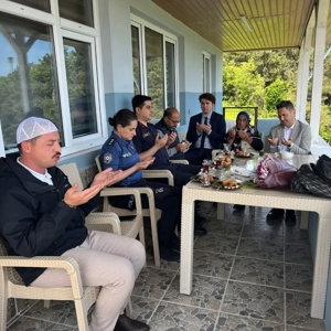 Ayancık'ta Şehit Ailesi ve Gaziye Bayram Ziyareti - fotoğraf 1