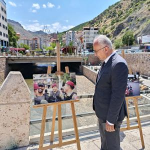 İl Müdürümüz Sayın Dr. Cengiz MADEN, Çocuklarımızla Birlikte 15 Temmuz Fotoğraf Sergisini Ziyaret Etti - fotoğraf 5