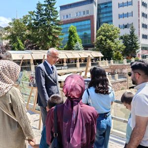 İl Müdürümüz Sayın Dr. Cengiz MADEN, Çocuklarımızla Birlikte 15 Temmuz Fotoğraf Sergisini Ziyaret Etti - fotoğraf 3
