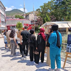 İl Müdürümüz Sayın Dr. Cengiz MADEN, Çocuklarımızla Birlikte 15 Temmuz Fotoğraf Sergisini Ziyaret Etti - fotoğraf 13