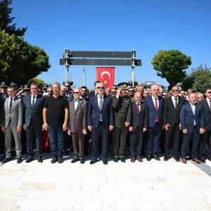 15 Temmuz Demokrasi ve Millî Birlik Günü kapsamında Düzce Şehitliği Ziyaret Edildi. - fotoğraf 1