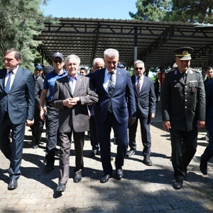 15 Temmuz Demokrasi ve Millî Birlik Günü kapsamında Düzce Şehitliği Ziyaret Edildi. - fotoğraf 5