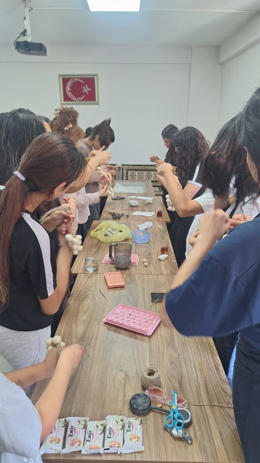Üreten Minik Ellerden Renkli Sabunlar: ADEM İş Birliğiyle Eğlenceli Workshop