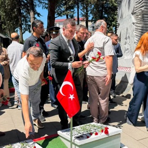 15 Temmuz Demokrasi ve Millî Birlik Günü’nde Şehitlerimiz Dualarla Yâd Edildi - fotoğraf 3
