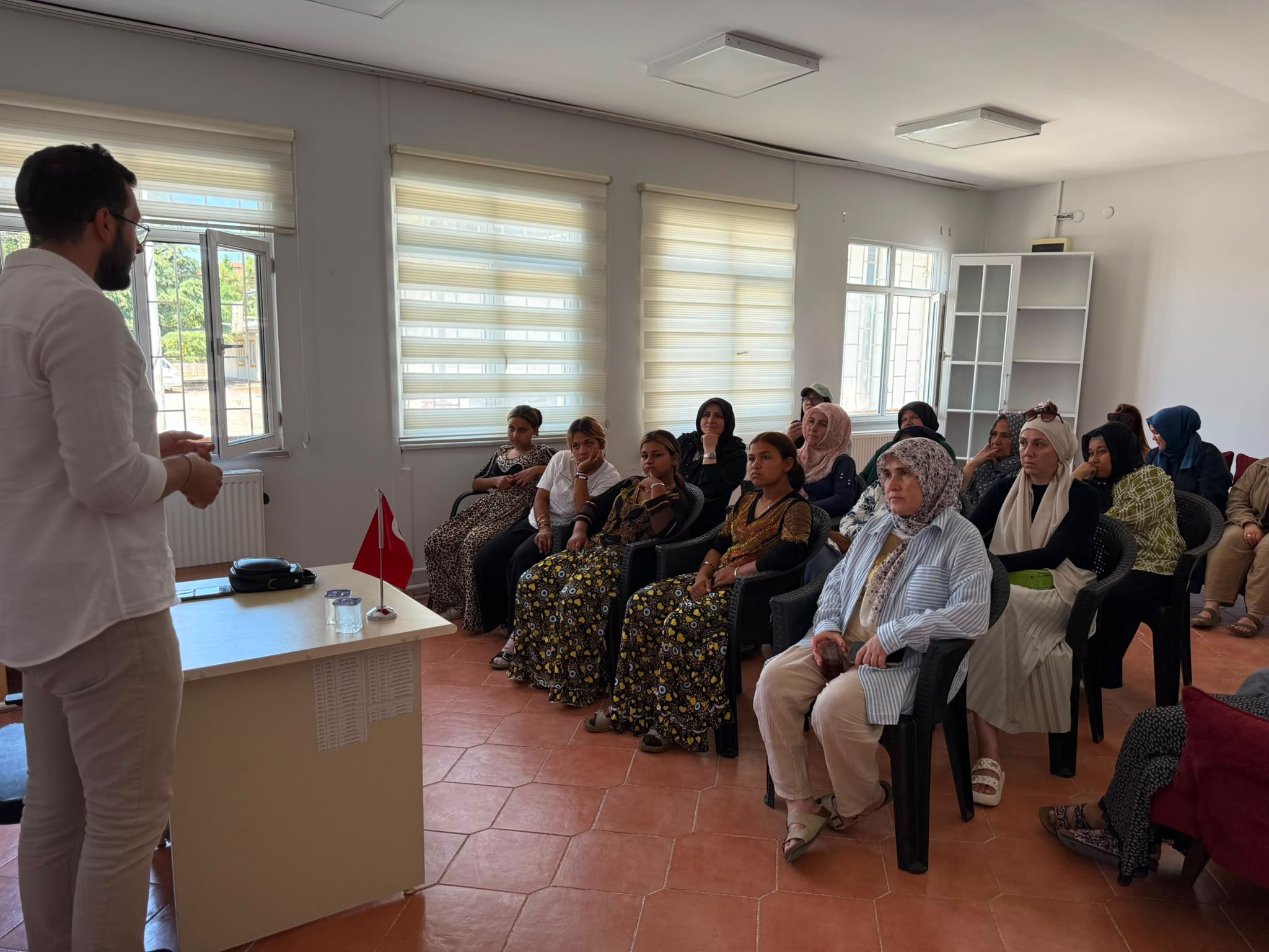 Ailelerimizi desteklemeye, bilgi ve deneyimlerimizi paylaşarak birlikte öğrenmeye devam ediyoruz.