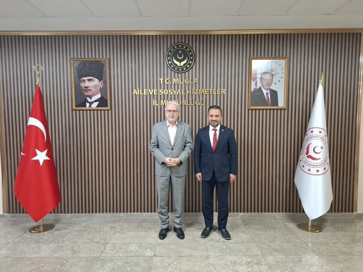 Muğla İl Müftüsü Dr. Rüstem CAN, İl Müdürümüz Mahmut SELÇUK’u makamında ziyaret etti.