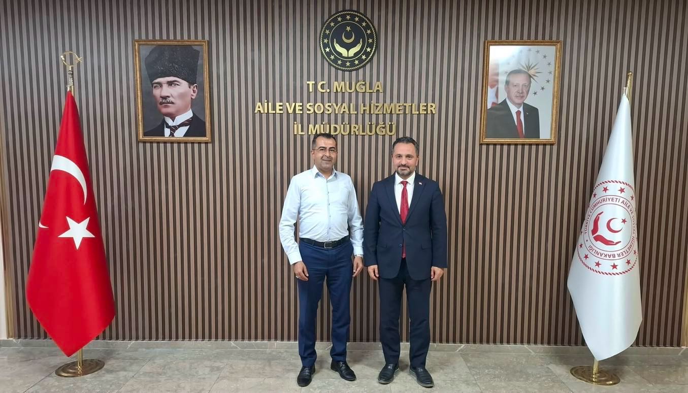 Muğla Sosyal Yardımlaşma ve Dayanışma Vakfı İl Müdürü İbrahim ERTAŞ, İl Müdürümüz Mahmut SELÇUK’u makamında ziyaret etti.