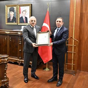 İl Müdürümüz Sayın Aydın Polat’a Başarı Belgesi Takdim Edildi - fotoğraf 1