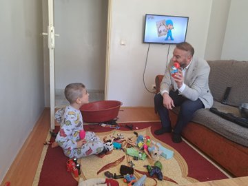 Bir Çocuk Gülümser, Dünya Güzelleşir! 