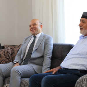 Kahraman Şehidimiz Fuat Uçar’ın Bizlere Emaneti Olan Kıymetli Annesi Ve Babasını Ziyaret Ederek Ellerinden Öptük. - fotoğraf 2