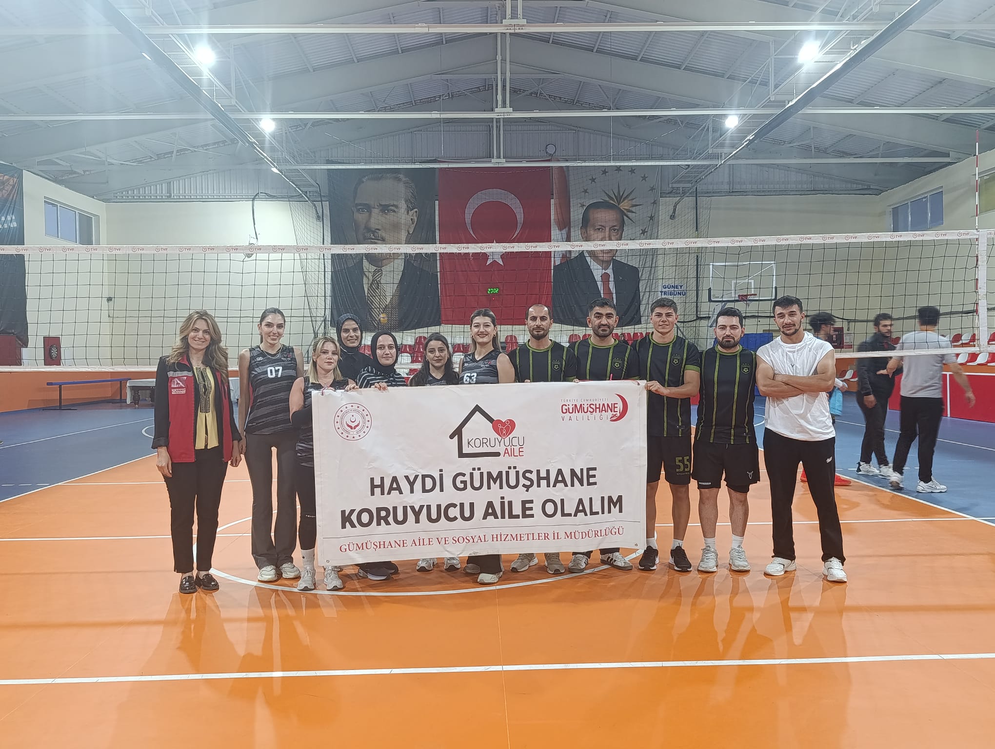 Koruyucu Aileye Destek İçin Pankart Açıldı 