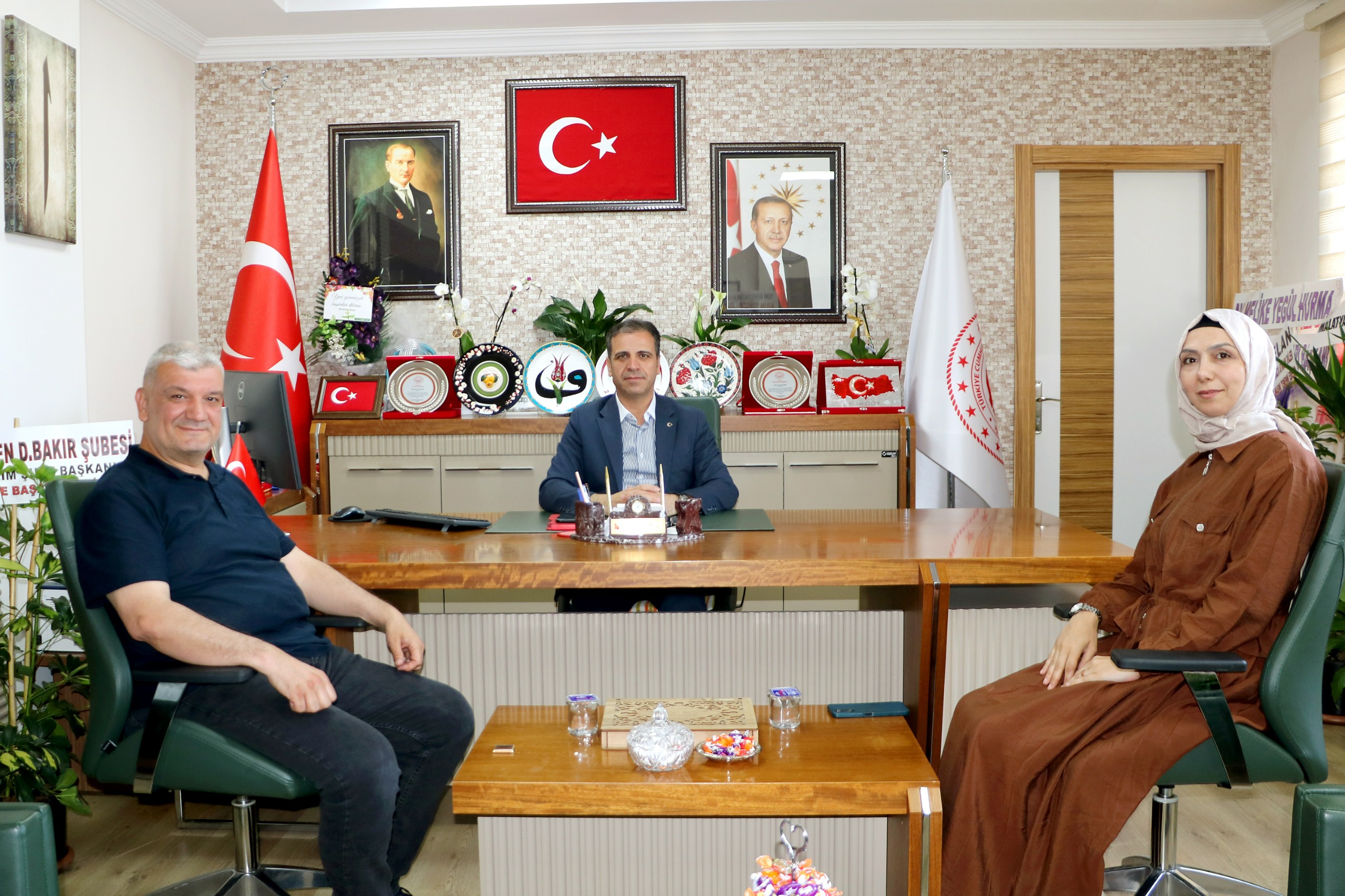 İşitme Engelliler Eğitim ve Kültür Spor Kulübünden İl Müdürümüze Ziyaret