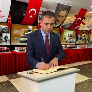 Çanakkale Savaş Objeleri ve Fotoğraf Sergisine Katılım Sağlandı - fotoğraf 1