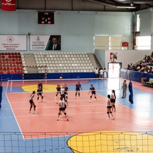 Voleybol Şenliği Dostluk ve Centilmenlik İçerisinde Tamamlandı - fotoğraf 4