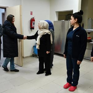 İl Müdürümüz Sayın Çiğdem AÇIKYILDIZ KAZEL, Engelsiz Yaşam Bakım Rehabilitasyon ve Aile Danışma Merkezi Müdürlüğümüzden hizmet alan özel gereksinimli bireylerimizle sahur programında bir araya geldi. - fotoğraf 2