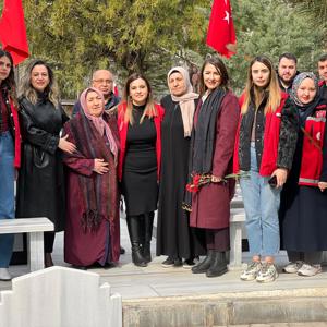 18 Mart Şehitleri Anma Günü ve Çanakkale Zaferi’nin 111. yıl dönümü münasebetiyle Şehit yakınlarımız ve Gazilerimiz ile Kırıkkale Şehitliği ziyaret edildi. - fotoğraf 2
