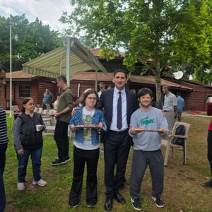 Bayramın Bereketi ve Sevinci Yedipınar Gündüz Bakım, Rehabilitasyon ve Aile Danışma Merkezi Müdürlüğünde Buluştu - fotoğraf 2