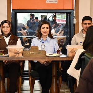 İl Müdürümüz Sayın Çiğdem AÇIKYILDIZ KAZEL, Ramazan Bayramı’nda çocuklarımızla kahvaltıda bir araya geldi. - fotoğraf 2