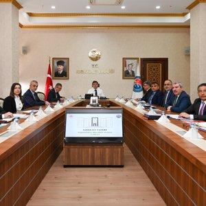 Valimiz Sayın H. Engin SARIİBRAHİM başkanlığında, il genelinde yürütülen çalışmaların ele alındığı “Proje Değerlendirme Toplantısı” gerçekleştirildi. - fotoğraf 2