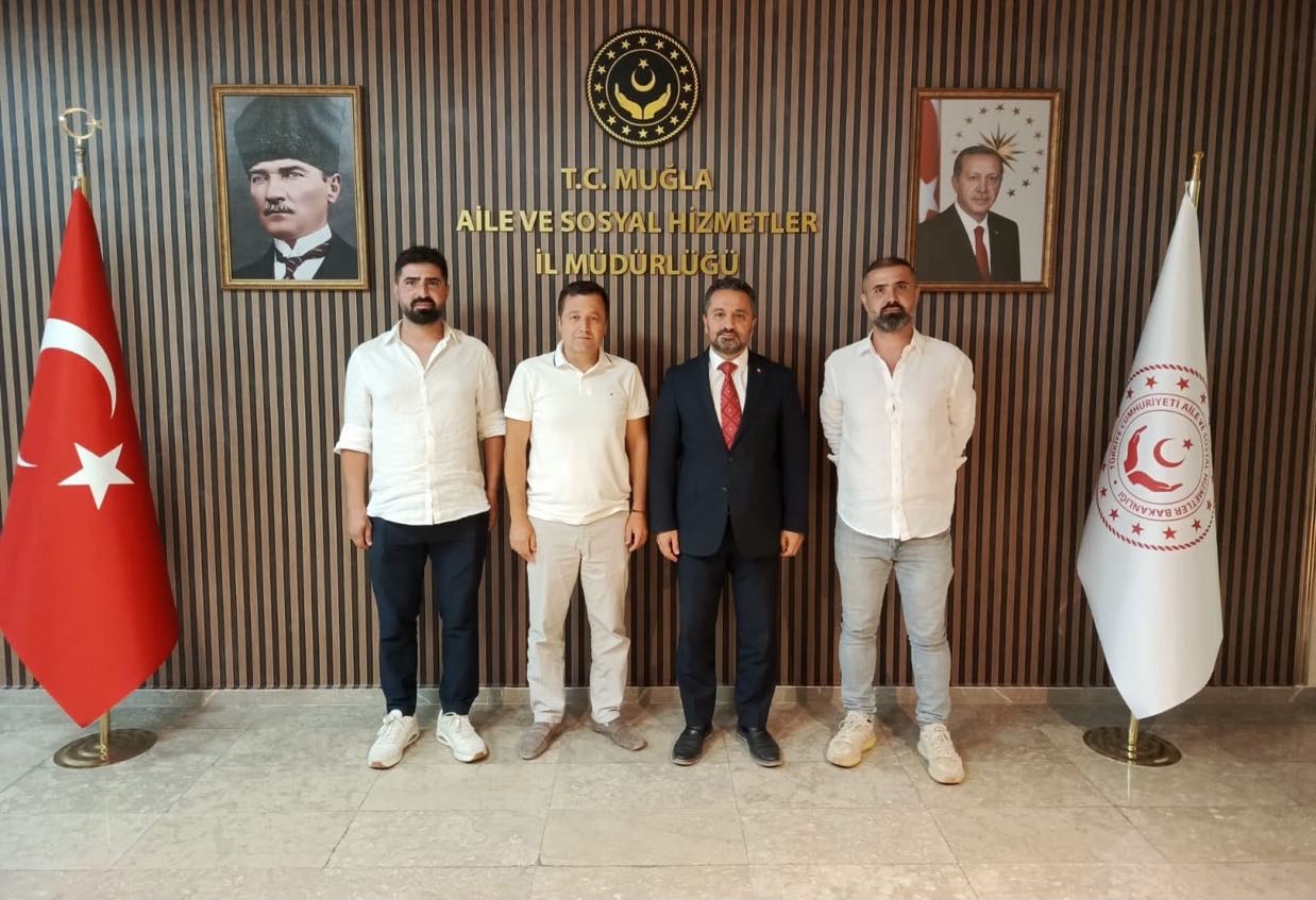 Özel Atayeri 2 Bedensel Engelli Bakım Merkezi Sahibi Cem DERİN, İl Müdürümüz Mahmut SELÇUK’u makamında ziyaret etti.