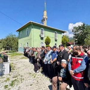 Aziz Şehidimiz Cihan Gülmez’in Kıymetli Annesi Zahide Teyzemizi Ebediyete Uğurladık - fotoğraf 1