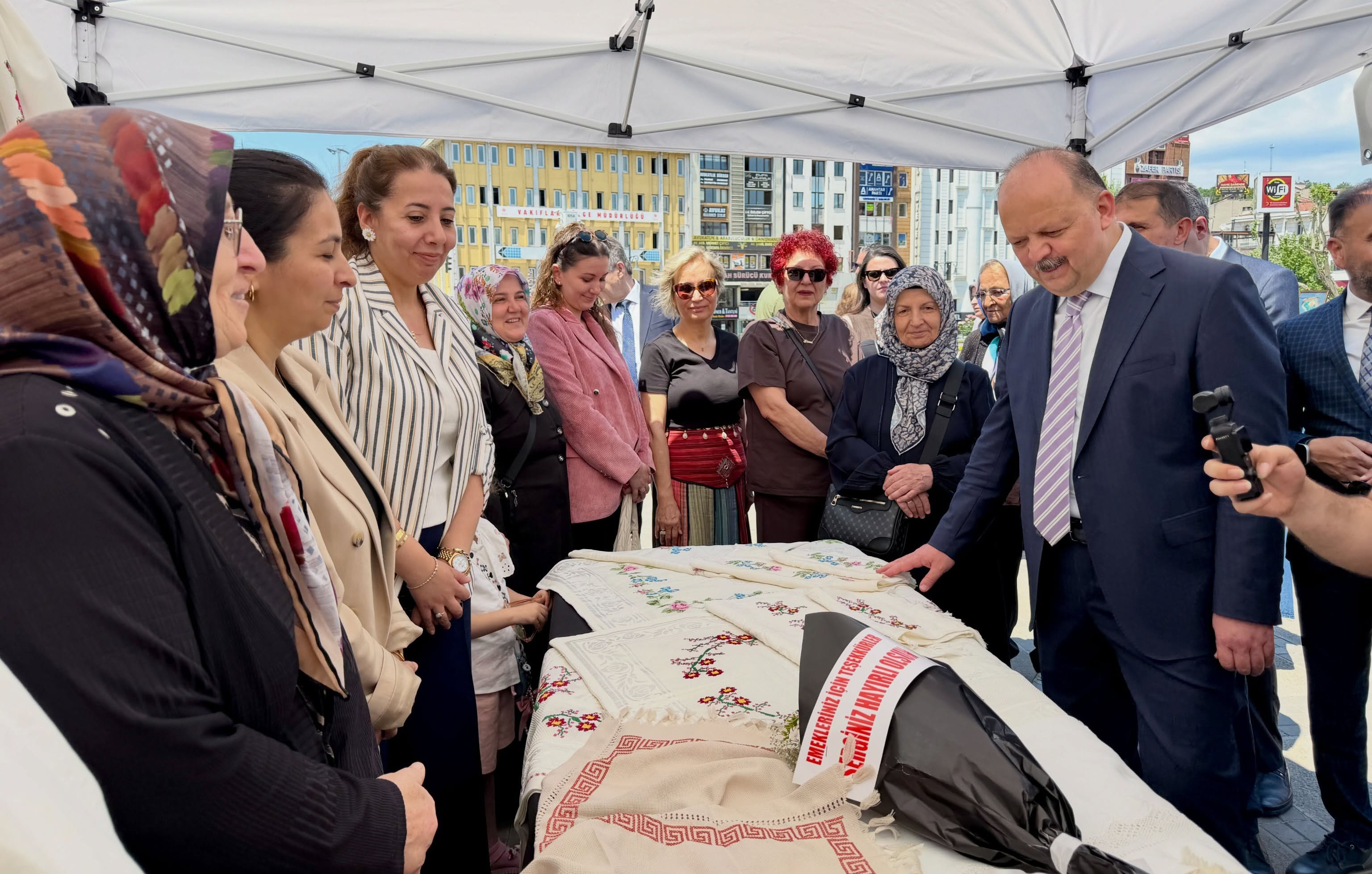  Şehit ve Gazi Yakınlarımızın El Emeği Ürünleri Sergide Büyük Beğeni Topladı