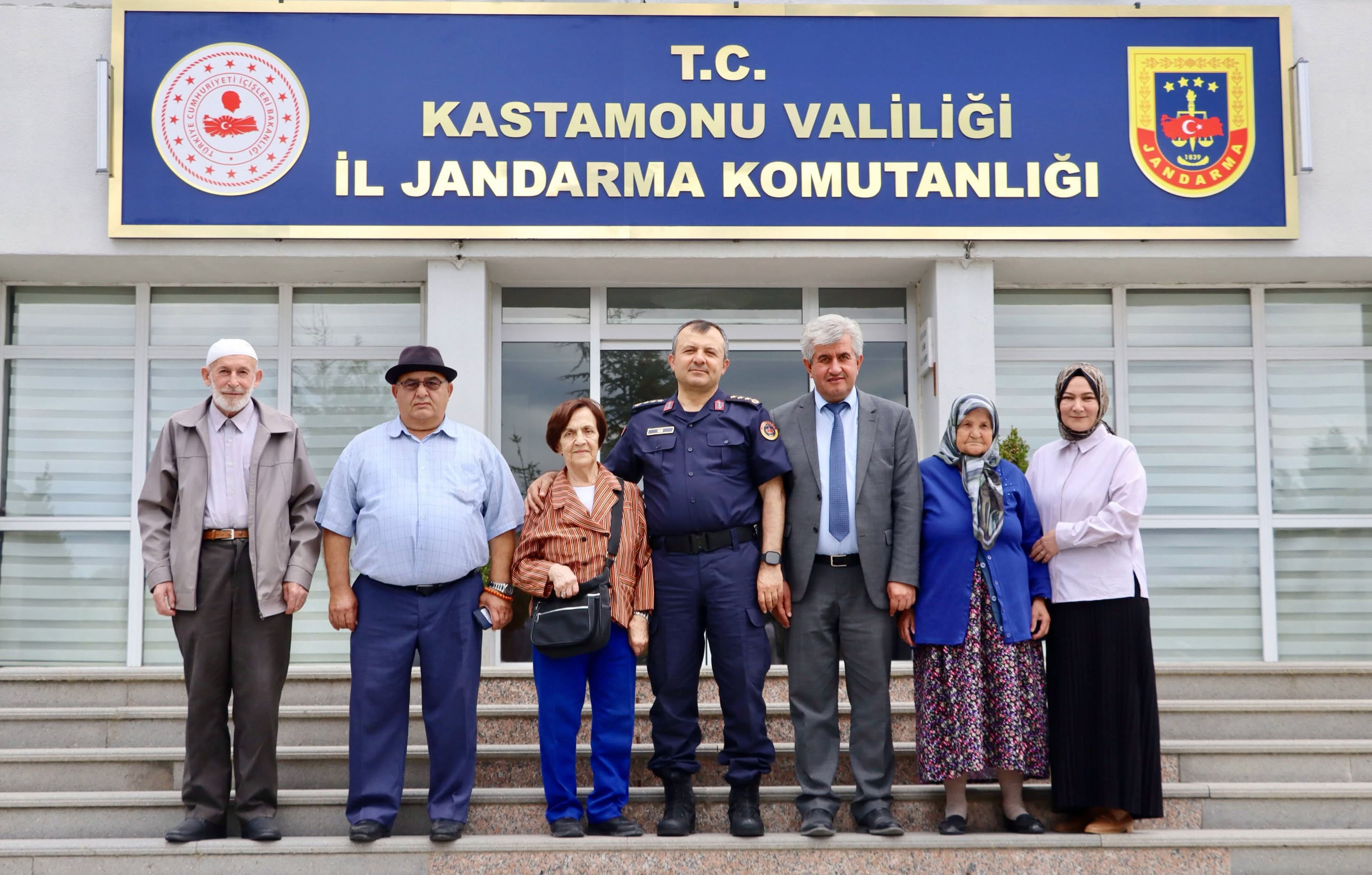 Büyüklerimizden Jandarmamıza Anlamlı Ziyaret