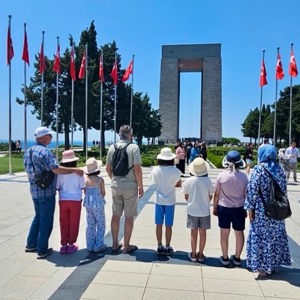 Göz Bebeğimiz Çocuklarımız Çanakkale’de Tarihle, Denizle ve Maneviyatla Buluştu - fotoğraf 1