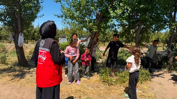 Mevsimlik Tarım İşçilerimiz ve Aileleriyle Bir Araya Gelindi.