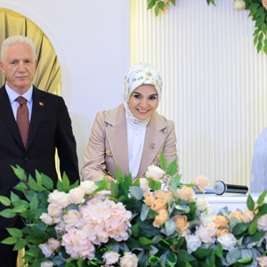 Bakanımız Göktaş, Aile ve Gençlik Fonu'nun 100 bininci çiftinin nikah şahidi oldu - fotoğraf 1