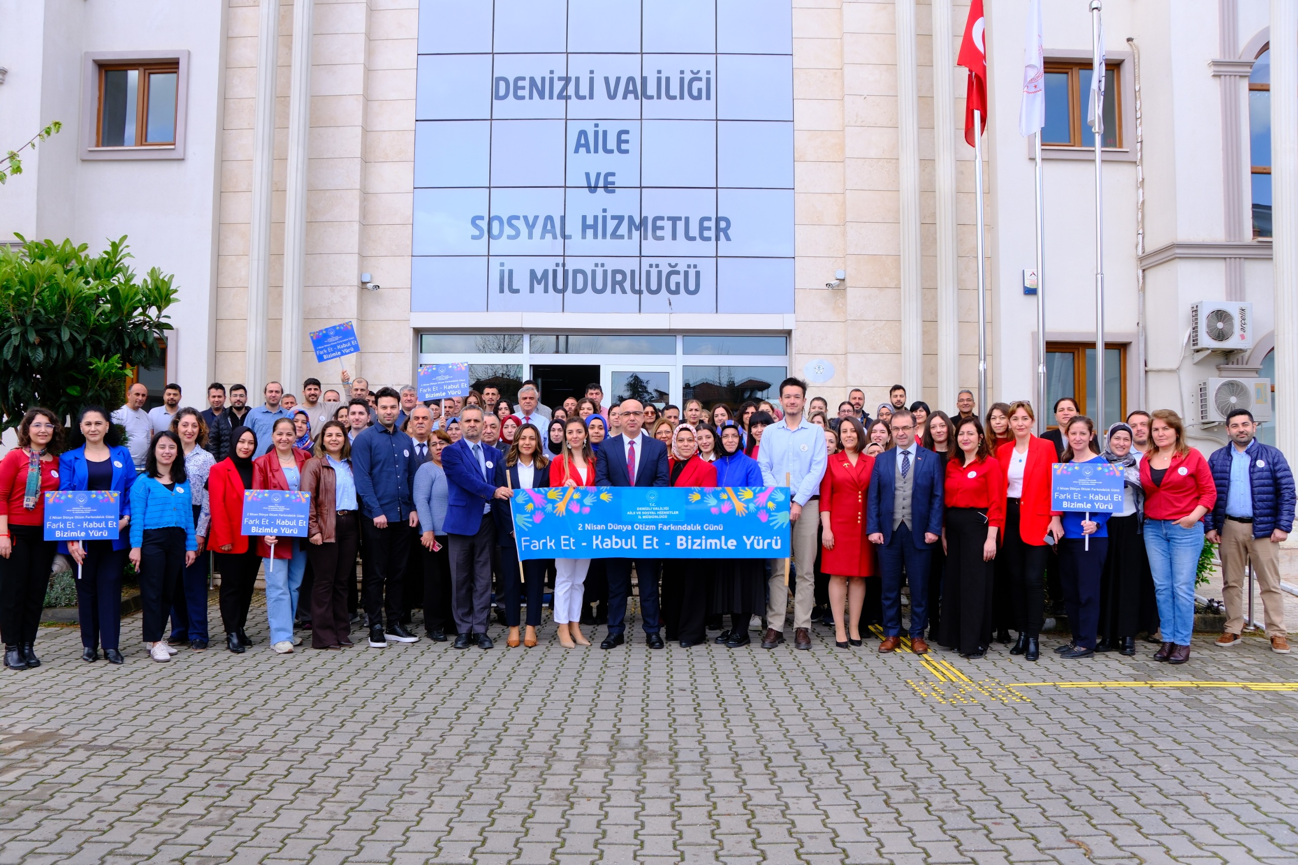 İl Müdürlüğümüz Hizmet Binası Önünde Otizm Farkındalık Günü Etkinliği Düzenlendi
