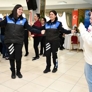 10-16 Mayıs Engelliler Haftası kapsamında, Müdürlüğümüz ve Kırıkkale Polis Eşleri Derneği işbirliğinde özel gereksinimli bireylerimiz için anlamlı bir program gerçekleştirildi. - fotoğraf 4