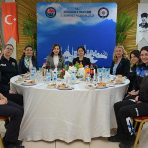 10-16 Mayıs Engelliler Haftası kapsamında, Müdürlüğümüz ve Kırıkkale Polis Eşleri Derneği işbirliğinde özel gereksinimli bireylerimiz için anlamlı bir program gerçekleştirildi. - fotoğraf 1