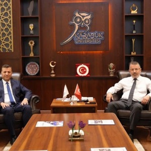 Kırşehir Aile ve Sosyal Hizmetler İl Müdürü Olarak Görevlendirilen İl Müdürümüz Abdurrahman Bilgiç Veda Ziyaretleri Kapsamında Karabük Üniversitesi Rektörü Prof. Dr. Fatih Kırışıkı Ziyaret Etti - fotoğraf 1
