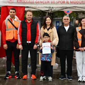 Aile ve Nüfus On Yılı kapsamında Gençlik Haftası ve Aile Yılı etkinlikleri çerçevesinde; aile temalı oryantiring yarışması düzenlendi. - fotoğraf 2