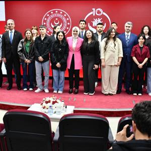 Sayın Bakanımız Mahinur ÖZDEMİR GÖKTAŞ ve Bakan Yardımcımız Sayın Zafer TARIKDAROĞLU’nun katılımları ile “Devlet Himayesindeki Gençlerimizin Kamu Kurumlarına Yerleştirilmesi Töreni” gerçekleştirildi. - fotoğraf 2