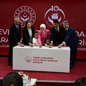 Sayın Bakanımız Mahinur ÖZDEMİR GÖKTAŞ ve Bakan Yardımcımız Sayın Zafer TARIKDAROĞLU’nun katılımları ile “Devlet Himayesindeki Gençlerimizin Kamu Kurumlarına Yerleştirilmesi Töreni” gerçekleştirildi. - fotoğraf 1
