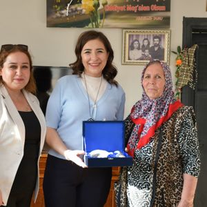 İl Müdürümüz Sayın Çiğdem AÇIKYILDIZ KAZEL, Kurban Bayramı ve Milli Aile Haftası dolayısıyla “Üç Kuşak Bir Sofra” buluşmasında ŞAHİN ailemizle aynı sofrada bir araya geldi. - fotoğraf 3
