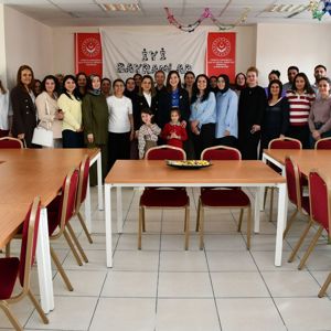 İl Müdürümüz Sayın Çiğdem AÇIKYILDIZ KAZEL, Kurban Bayramı dolayısıyla çalışma arkadaşlarımızla bir araya gelerek personelimizin ve ailelerinin bayramını kutladı. - fotoğraf 1