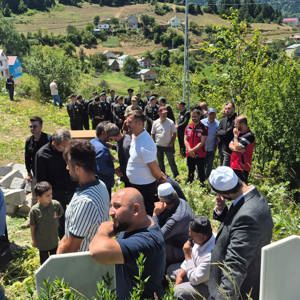 Merhum Gazimiz Ünal Cak Son Yolculuğuna Uğurlandı - fotoğraf 2