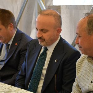 İçişleri Bakan Yardımcısı Sayın Bülent TURAN, kahraman şehidimiz J. Asb. Kad. Üçvş. Trf. Yusuf ERGÜN’ün kıymetli ailesini ziyaret etti. - fotoğraf 2