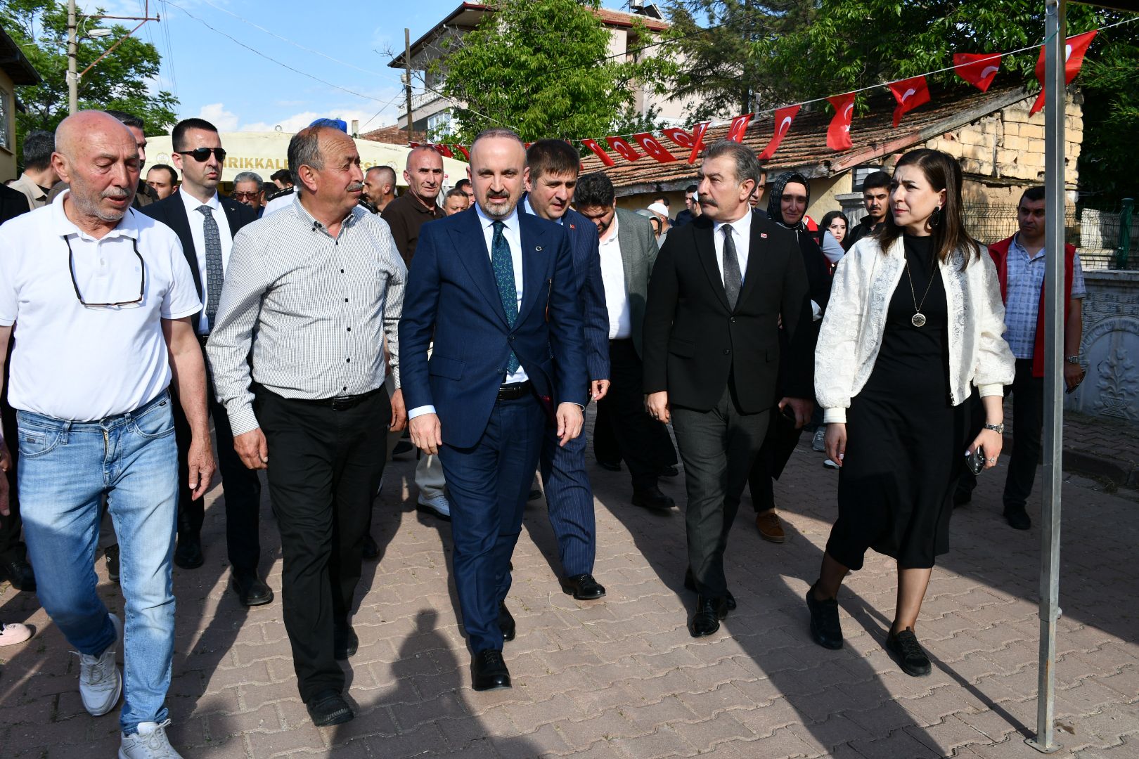 İçişleri Bakan Yardımcısı Sayın Bülent TURAN, kahraman şehidimiz J. Asb. Kad. Üçvş. Trf. Yusuf ERGÜN’ün kıymetli ailesini ziyaret etti.