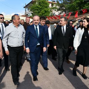 İçişleri Bakan Yardımcısı Sayın Bülent TURAN, kahraman şehidimiz J. Asb. Kad. Üçvş. Trf. Yusuf ERGÜN’ün kıymetli ailesini ziyaret etti. - fotoğraf 1