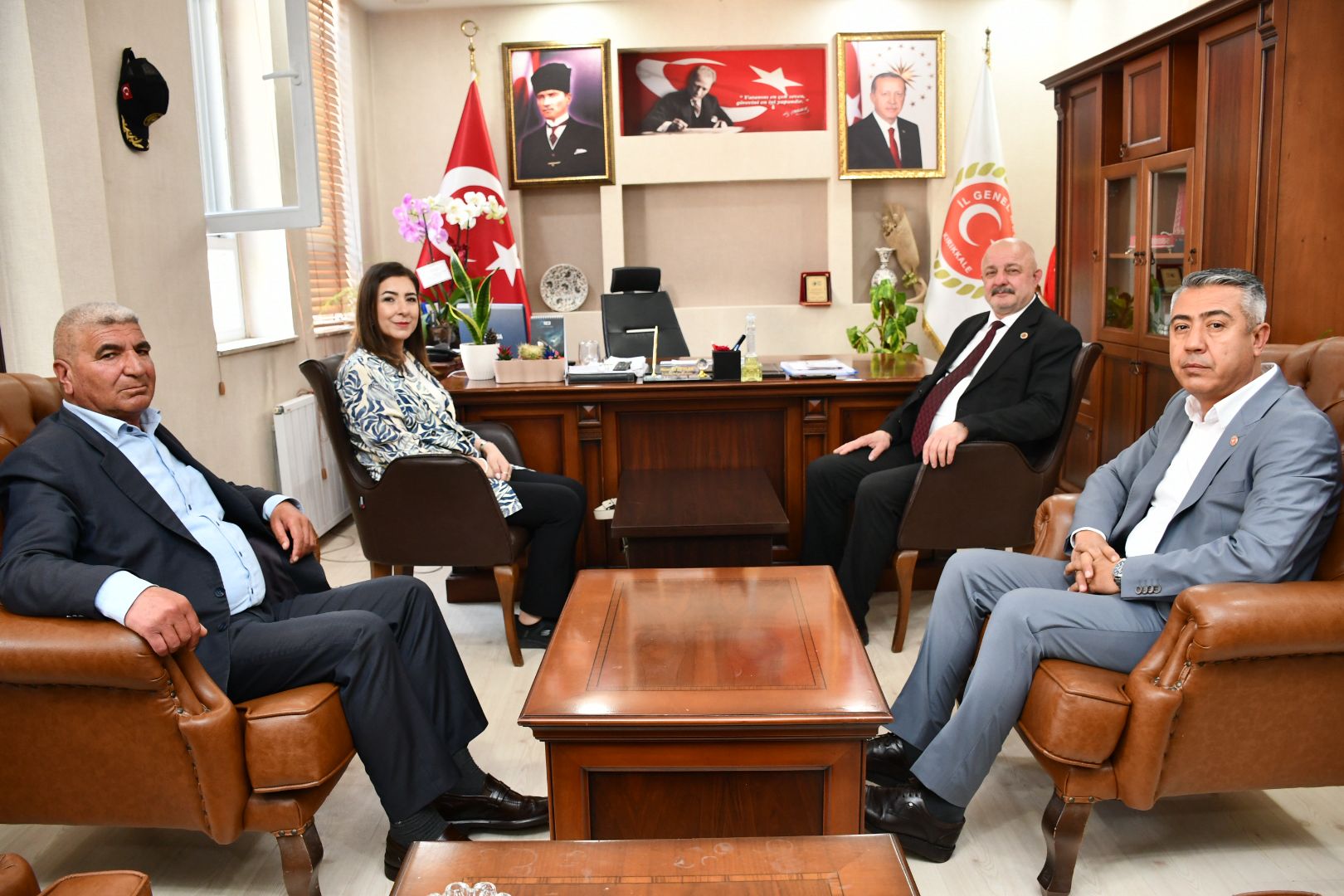 İl Müdürümüz Sayın Çiğdem AÇIKYILDIZ KAZEL, İl Genel Meclisi Başkanı Sayın Hüseyin CEYLAN’ı makamında ziyaret etti.