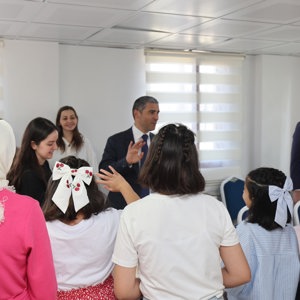 Valimiz Sayın Dr.Naci AKTAŞ ve Eşi Nagihan Hanımefendi Çocuk Evlerinde Kalan Çocuklarımızı Ziyaret Etti. - fotoğraf 2