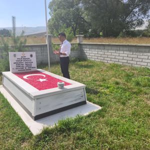 15 Temmuz Şehidimiz Özel Harekât Polis Memuru Yakup Sürücü’nün Kabrini Ziyaret Ettik. - fotoğraf 1