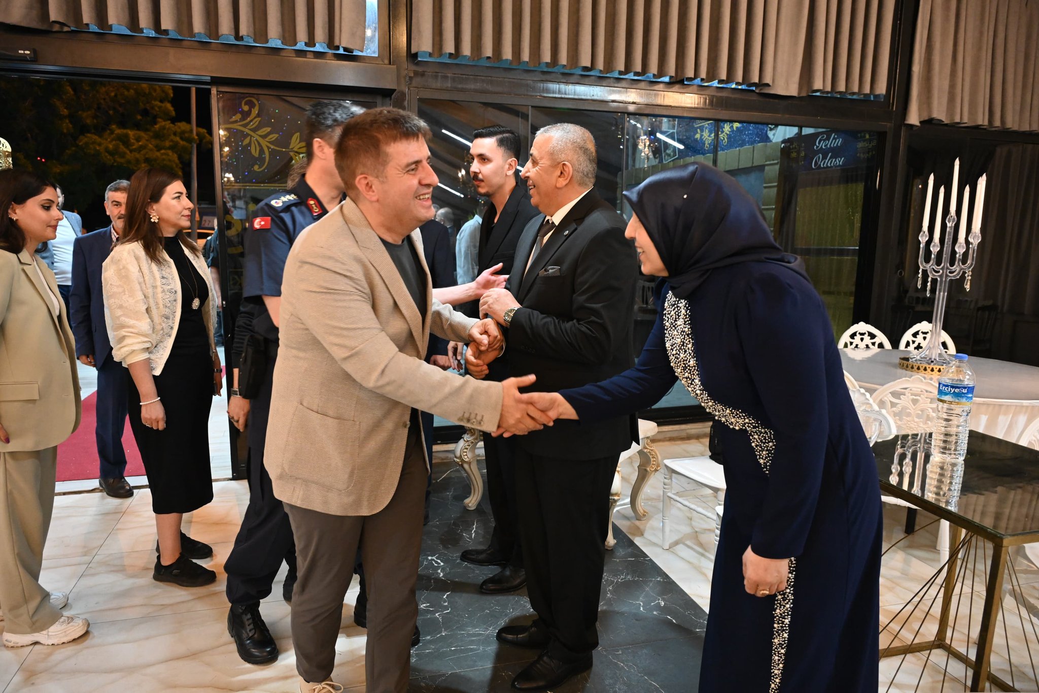 Valimiz Sayın H. Engin SARIİBRAHİM, İl Protokolü ve İl Müdürümüz Sayın Çiğdem AÇIKYILDIZ KAZEL, kahraman Gazimizin düğün merasimine katılarak mutluluklarına ortak oldu.