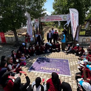 2026 Aile ve Nüfus On Yılı kapsamında, Tarım ve Orman İl Müdürlüğü tarafından “Çocuk Tarım Akademisi Sebze Fidesi Dikim Etkinliği” gerçekleştirildi. - fotoğraf 1