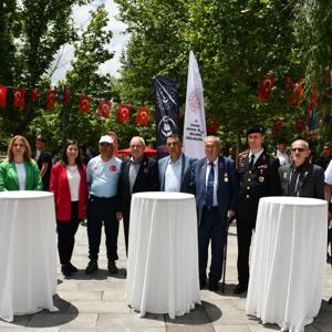 Valiliğimiz himayelerinde düzenlenen Kırıkkale Aile Festivali, Millet Bahçesi’nde coşkulu bir açılışla başladı. - fotoğraf 3